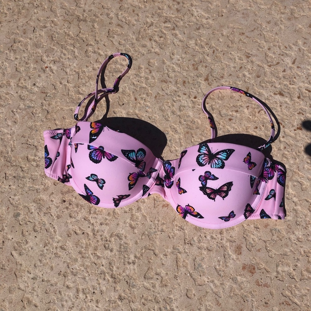 White fox butterfly swim top!💗🦋